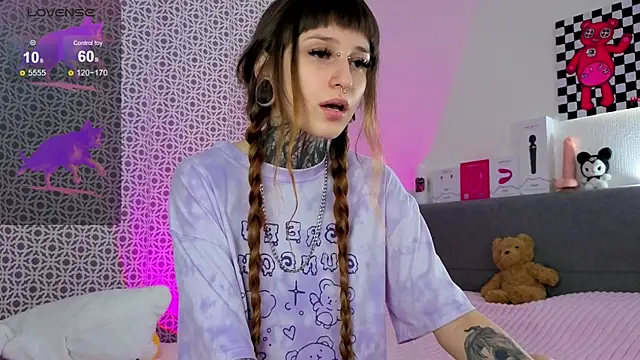 LilithPoison online show from January 15, 2026, 6:00 pm