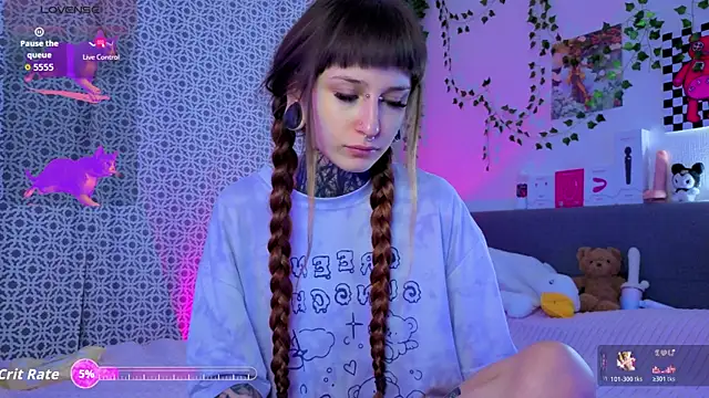 LilithPoison online show from April 19, 2026, 6:10 pm