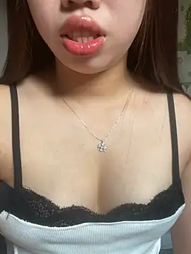 Snapshot of Rose-babyx chatting on April 7, 2026, 2:34 am Rose-babyx online show from April 7, 2026, 2:34 am