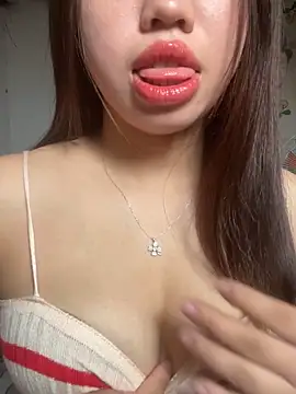 Snapshot of Rose-babyx chatting on April 16, 2026, 2:01 am Rose-babyx online show from April 16, 2026, 2:01 am