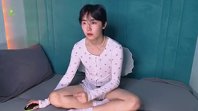 Snapshot of HeejinWang chatting on October 18, 2025, 8:42 pm HeejinWang online show from October 18, 2025, 8:42 pm