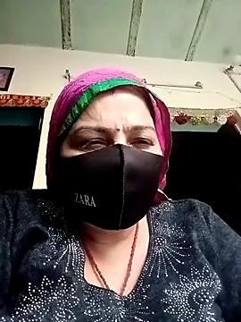 Snapshot of Love-890 chatting on November 15, 2025, 11:29 am Love-890 online show from November 15, 2025, 11:29 am