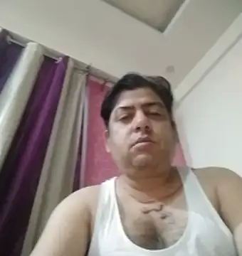 Love40777 online show from May 26, 2026, 6:37 pm
