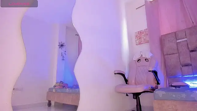 Mia royal online show from February 14, 2026, 9:00 pm