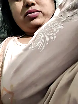 Mmm143 online show from February 8, 2026, 2:42 pm