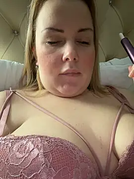 Piccolamonella29 online show from January 17, 2026, 1:21 am