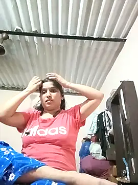 aliya-jaan71 online show from April 19, 2026, 2:27 pm