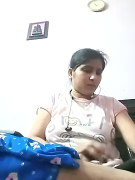 aliya-jaan71 online show from April 25, 2026, 5:43 pm