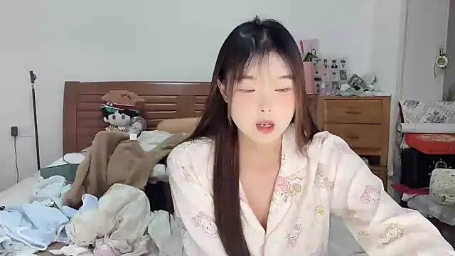 Snapshot of Akong11 chatting on October 17, 2025, 3:14 pm Akong11 online show from October 17, 2025, 3:14 pm