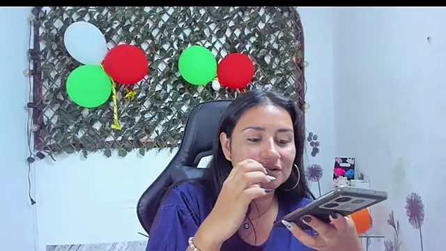 Luna021 1 online show from November 3, 2025, 7:26 pm