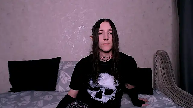 SilverMuse  online show from November 11, 2025, 11:05 pm