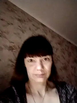 AliceSwan1122 online show from February 1, 2026, 5:44 pm