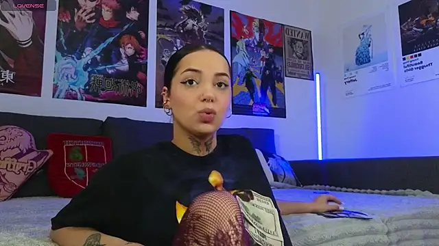 Snapshot of KiraQuinn1 chatting on September 29, 2025, 2:44 pm KiraQuinn1 online show from September 29, 2025, 2:44 pm