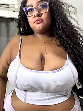 Snapshot of Dakota__Luxx00 chatting on September 28, 2025, 4:18 am Dakota Luxx00 online show from September 28, 2025, 4:18 am