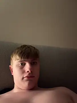 Sammyboy2211 online show from April 15, 2026, 12:17 am