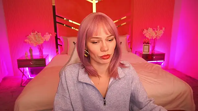 ShyySiren online show from October 5, 2025, 7:17 am