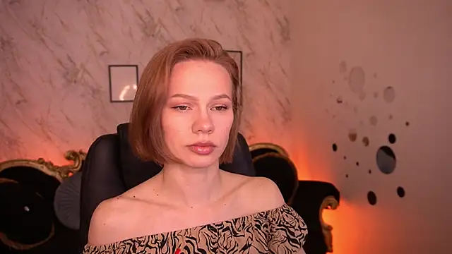 ShyySiren online show from May 25, 2026, 7:36 am
