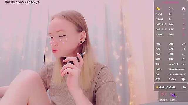 Snapshot of AliceNya_cute chatting on January 17, 2026, 5:01 am AliceNya cute online show from January 17, 2026, 5:01 am