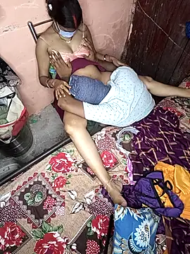 Snapshot of Romantic_couple89 chatting on September 26, 2025, 4:33 pm Romantic couple89 online show from September 26, 2025, 4:33 pm