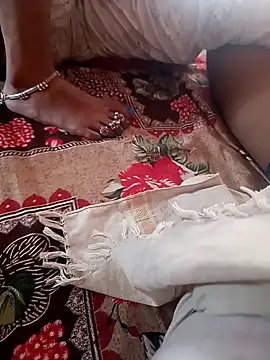 Snapshot of Romantic_couple89 chatting on October 3, 2025, 7:38 am Romantic couple89 online show from October 3, 2025, 7:38 am