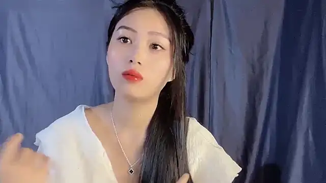 Snapshot of Lyly4757 chatting on September 23, 2025, 10:57 pm Lyly4757 online show from September 23, 2025, 10:57 pm