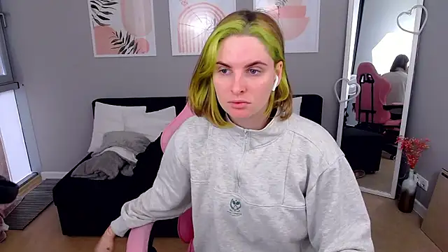 SabrinaRayX online show from March 17, 2026, 7:23 am