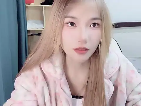 Snapshot of W-Sunflower chatting on November 25, 2025, 2:17 pm W-Sunflower online show from November 25, 2025, 2:17 pm