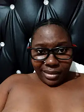 Darkchokola33 online show from September 28, 2025, 6:13 pm