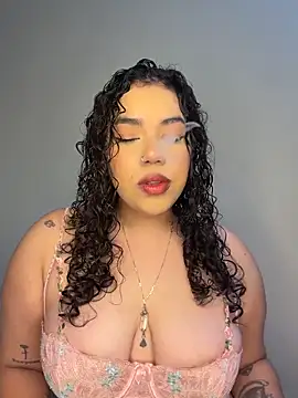 krisstenSantos online show from February 7, 2026, 1:37 pm