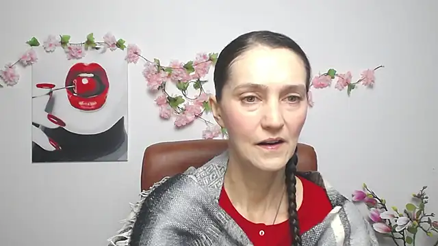 TayaFinch online show from December 3, 2025, 1:09 pm