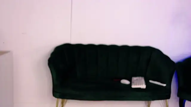 AmiraRees online show from October 4, 2025, 6:44 am