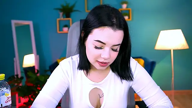 Snapshot of leslierowe_ chatting on October 4, 2025, 8:07 pm leslierowe online show from October 4, 2025, 8:07 pm