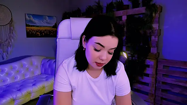 Snapshot of leslierowe_ chatting on October 26, 2025, 4:35 pm leslierowe online show from October 26, 2025, 4:35 pm