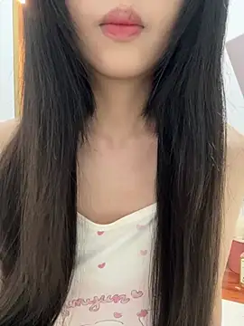 Snapshot of qiqi_x chatting on June 27, 2026, 3:28 pm qiqi x online show from June 27, 2026, 3:28 pm