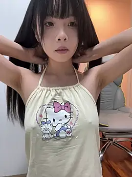 Snapshot of qiqi_x chatting on July 28, 2026, 6:20 pm qiqi x online show from July 28, 2026, 6:20 pm