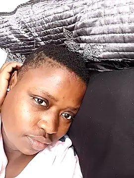 lady-zeei online show from October 3, 2025, 10:56 am