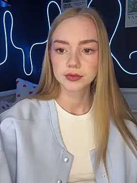 Snapshot of MilaMoone chatting on October 16, 2025, 12:50 pm MilaMoone online show from October 16, 2025, 12:50 pm