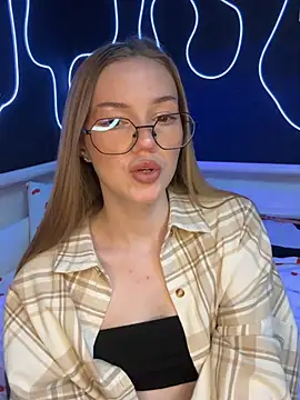 MilaMoone online show from January 11, 2026, 11:04 am