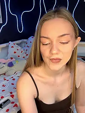 MilaMoone online show from January 12, 2026, 10:31 am