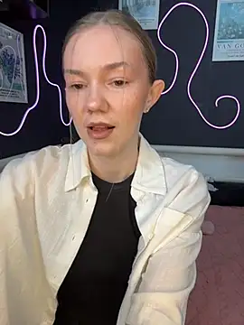 MilaMoone online show from February 28, 2026, 11:00 am