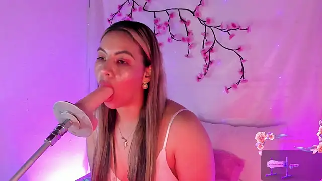 chubbyZoe online show from October 17, 2025, 2:59 am