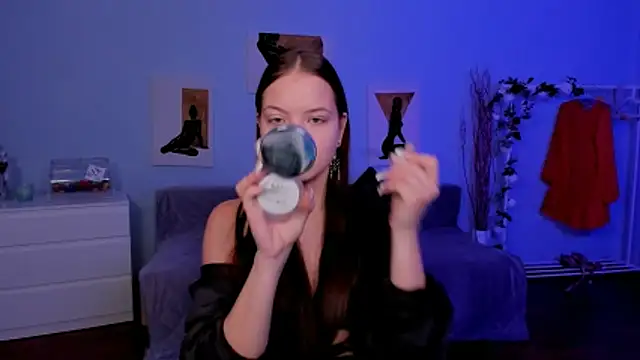 Snapshot of BetsyKiss chatting on November 12, 2025, 5:30 am BetsyKiss online show from November 12, 2025, 5:30 am