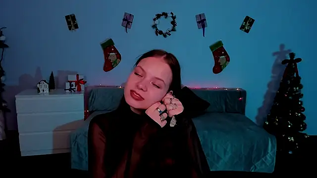 BetsyKiss online show from December 18, 2025, 5:08 pm