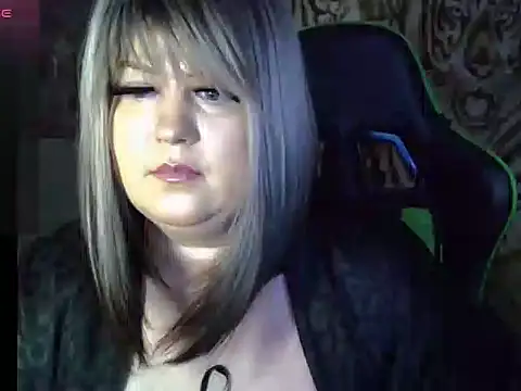 Snapshot of YuliiaSan chatting on November 9, 2025, 7:06 am YuliiaSan online show from November 9, 2025, 7:06 am