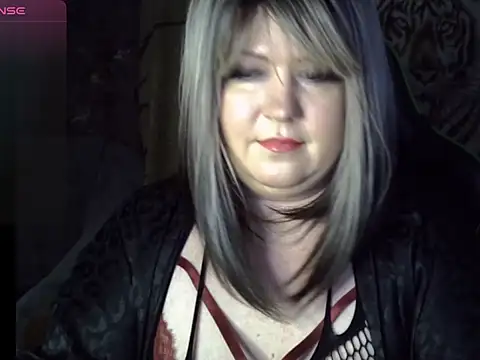 Snapshot of YuliiaSan chatting on November 11, 2025, 12:49 pm YuliiaSan online show from November 11, 2025, 12:49 pm