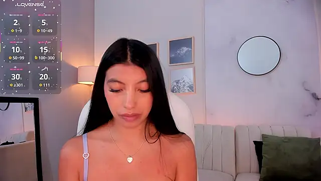 Tiffany Low online show from November 20, 2025, 12:27 pm