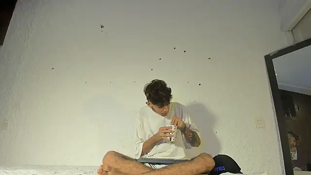 Snapshot of j_martony chatting on November 10, 2025, 12:15 pm j martony online show from November 10, 2025, 12:15 pm