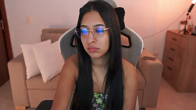 Valerygomez02 online show from March 8, 2026, 1:48 pm