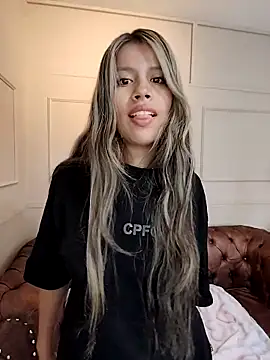 EMILIIA RICHTER   online show from October 5, 2025, 11:30 am