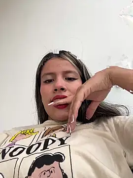 EMILIIA RICHTER   online show from October 8, 2025, 6:38 pm